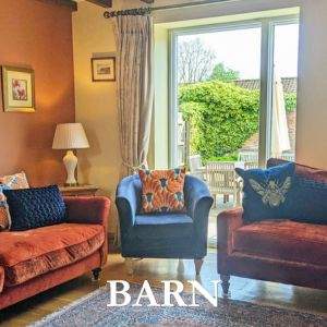 barn 4 bedroom holiday cottage group getaway girls weekend, living room