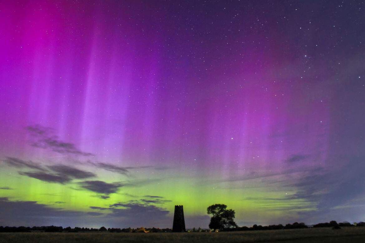 northern lights seen over beverley westwood